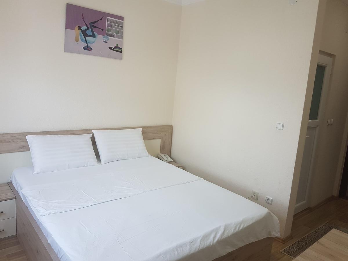 Bolero Hotel Ferizaj Eksteriør billede
